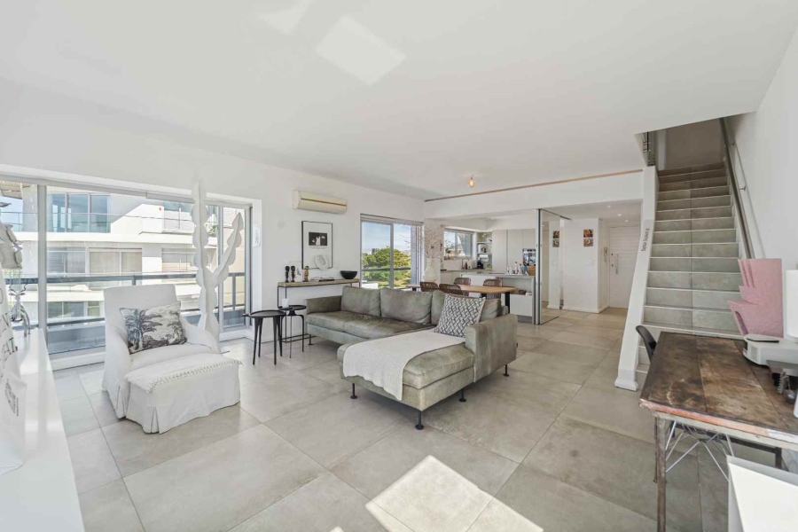 2 Bedroom Property for Sale in Mouille Point Western Cape